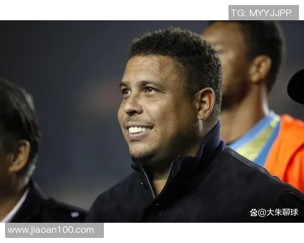 足球明星私生活揭秘与场外趣闻大盘点,谁是最受欢迎的球场外星人 足球明星私生活揭秘与场外趣闻大盘点,谁是最受欢迎的球场外星人